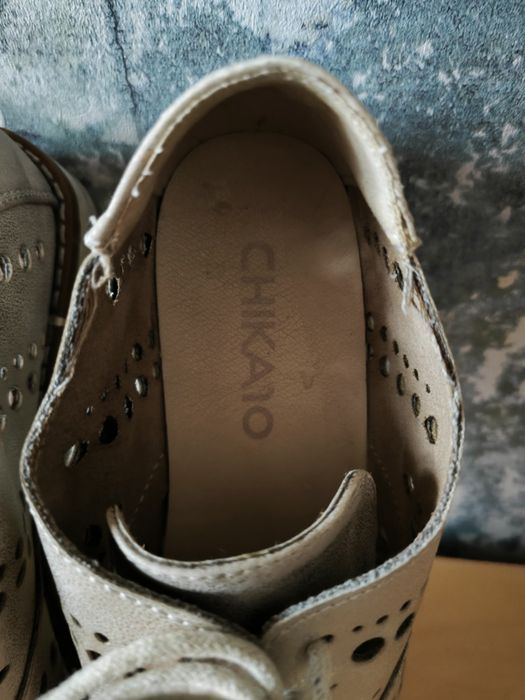 Złote buty ze skóry 36