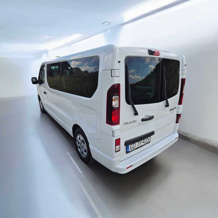 Wynajem Busa 9-Osobowy  Renault Trafic Long, Nowy Model, 150KM