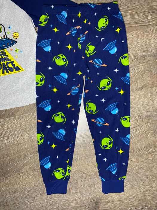 Тепла піжама інопланетяни хлопчику 4-5р.комплект кофта та штани