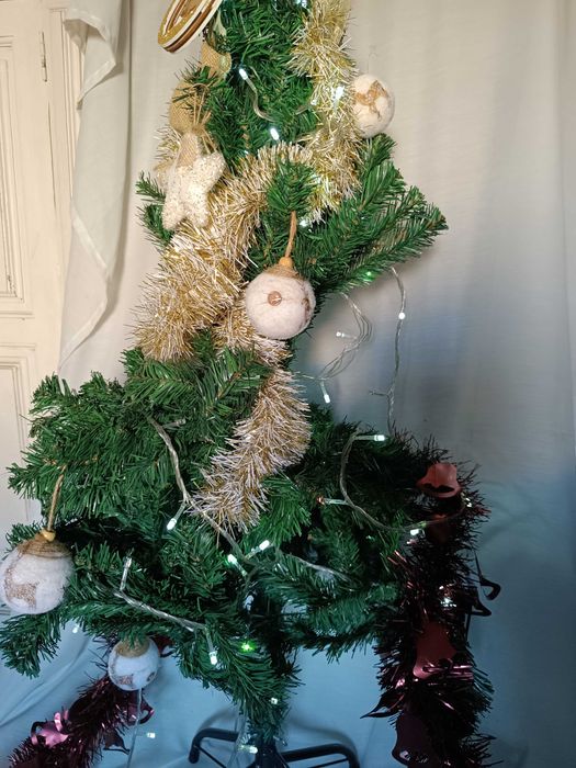 Pinheiro de Natal: Presépio e muitas decorações