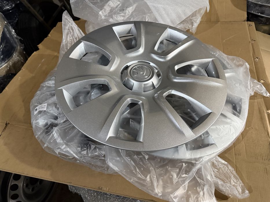 Ковпаки R16 Skoda original нові 658 071 456A „LHOSTE"