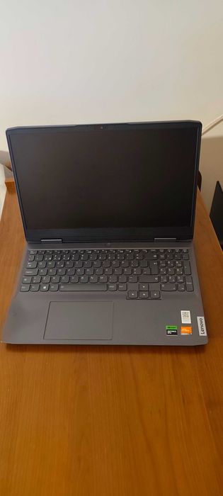 Lenovo LOQ 15APH8 – Ryzen 7 7840HS • RTX 4060 • Excelente Estado