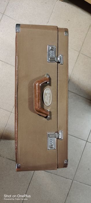 57x52x20 cm. Walizka z lat 50 -tych