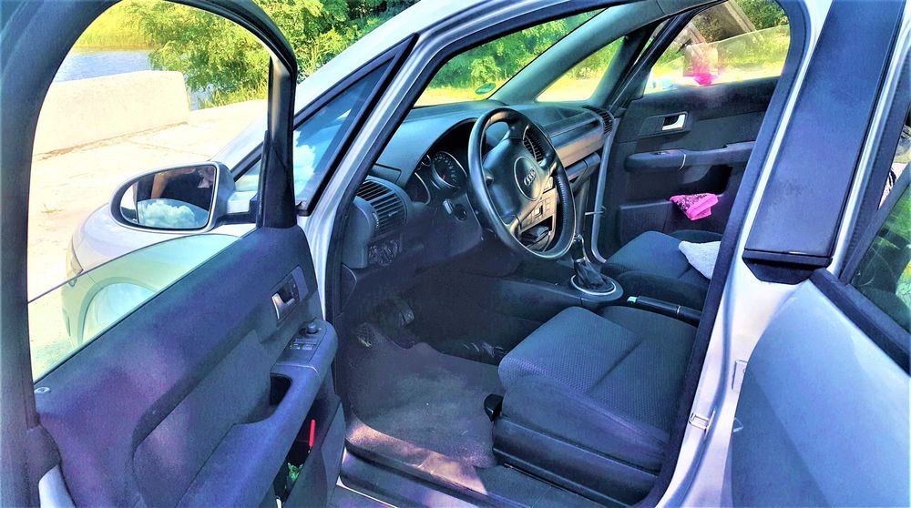 Автомобиль AUDI A2