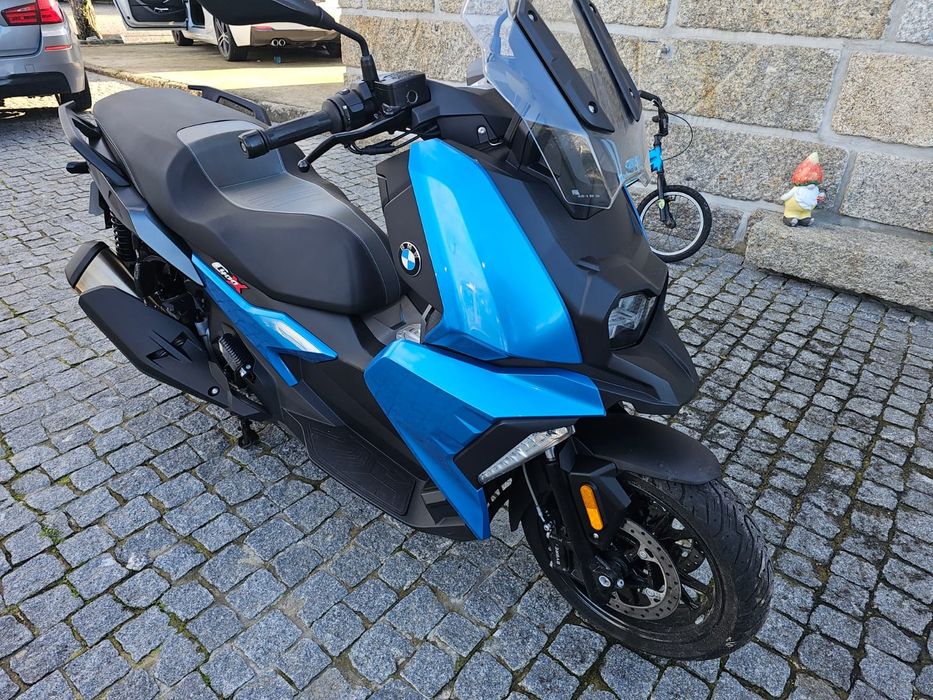 Vendo mota bmw c 400 x  em muito bom estado