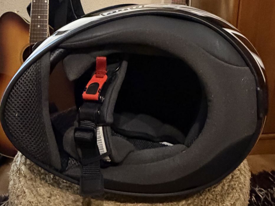 Capacete AGV   K.4 como novo 

(( posso mostrar em mãos  na zona de Vizela ))
