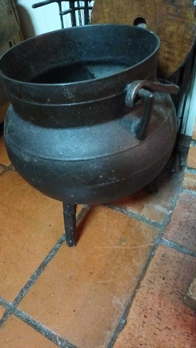 Panela de ferro de lareira