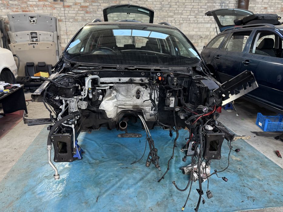 Четверть лонджерон Octavia A7 FL криша стойка Октавія А7