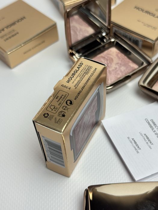 Румʼяна румяна Hourglass Ambient Mood Exposure