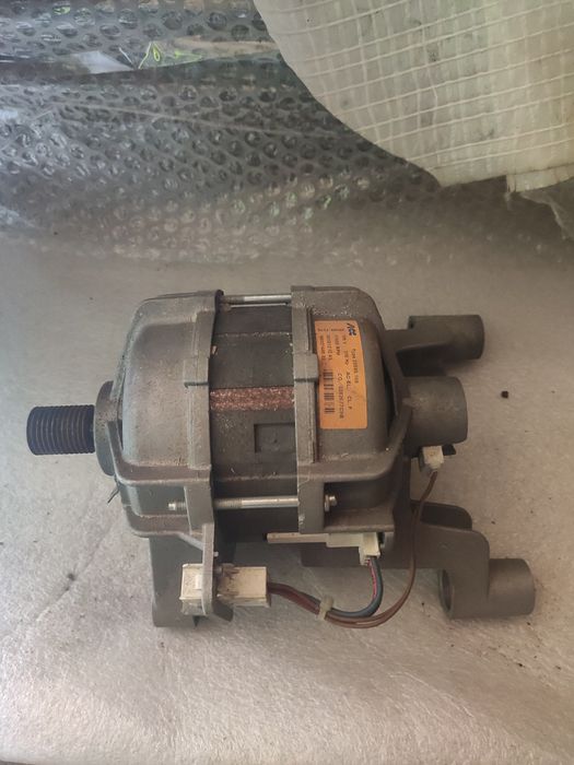 Silnik inwerterowy z pralki Hotpoint Ariston