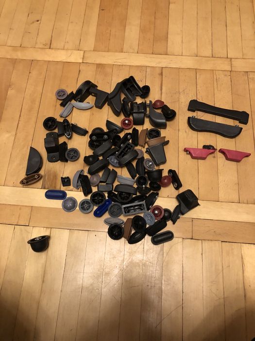 Запчастини для валізи-чемодана,колеса,ручки ,ніжки