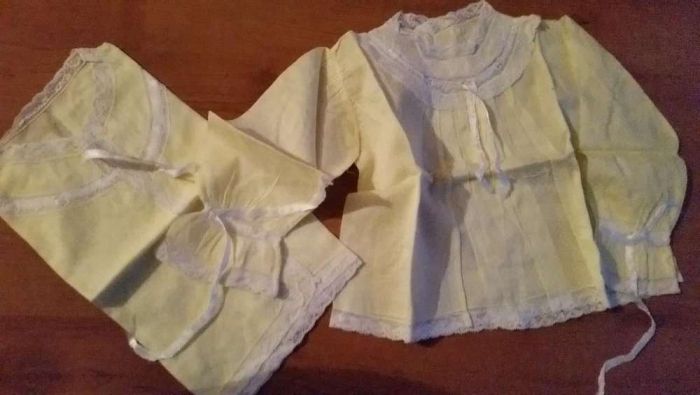 Conjuntos bordados de bebé antigos!