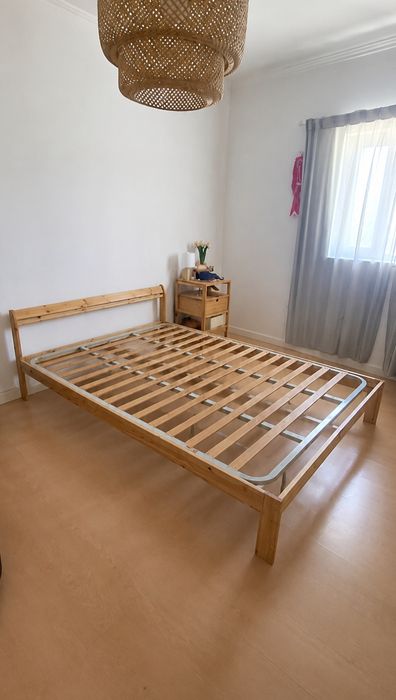 Cama de casal  IKEA c/ estrado