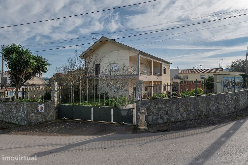 Moradia T5 para venda