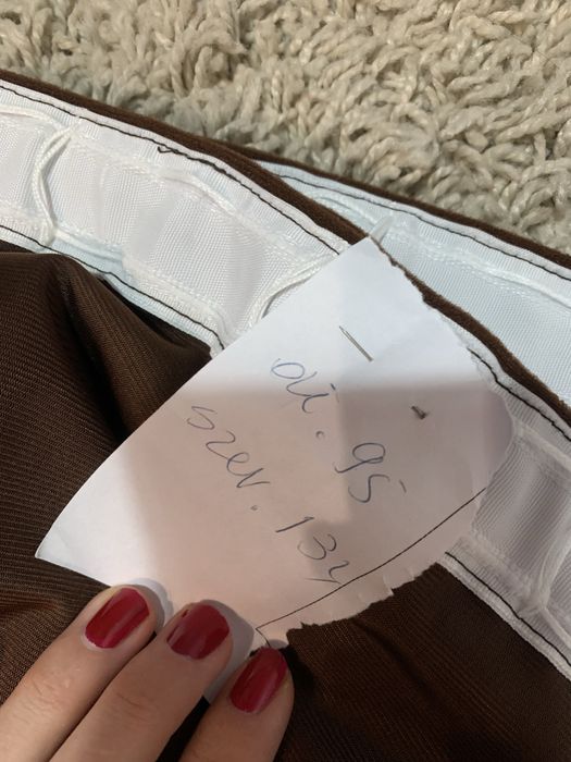 Piękne brązowe czekoladowe zasłony na okno