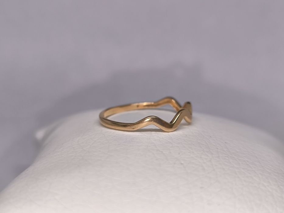 Кольцо золотое р.19 (1.16гр)