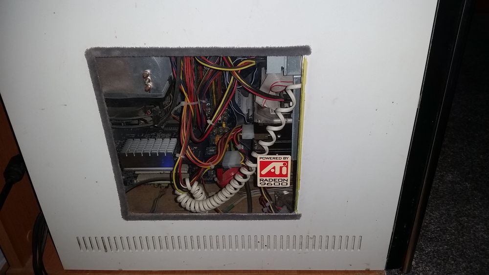 Komputer PC stacjonarny