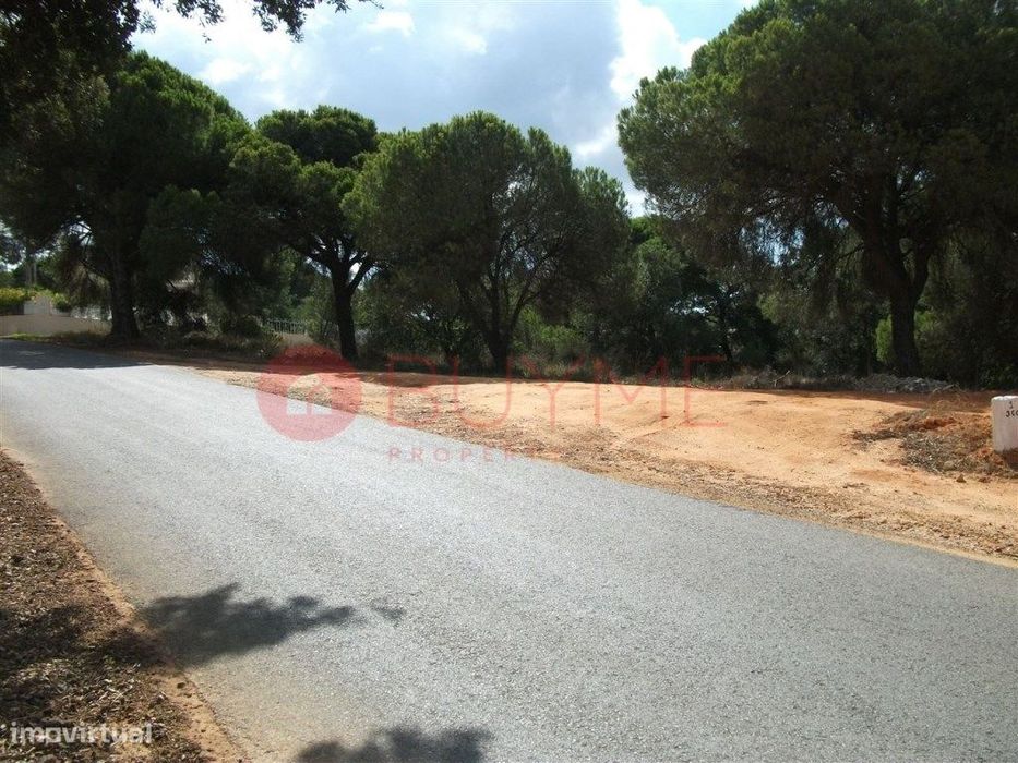 Terreno Rústico com Duas Frentes em Quarteira - Sitio do Vale