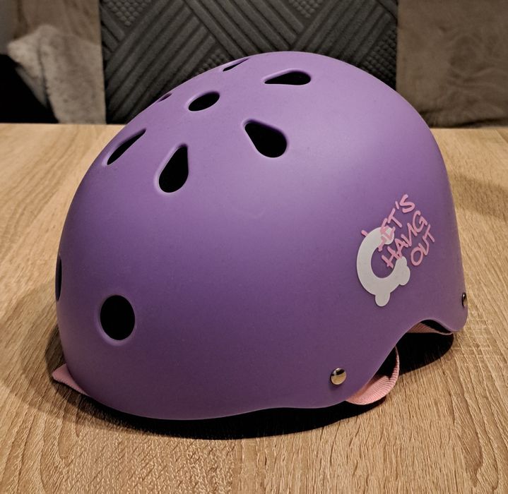 Kask caribo Helmut z ochraniaczami