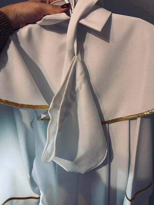 Piękna biała suknia komunijna sukienka komunijna dziewczynka