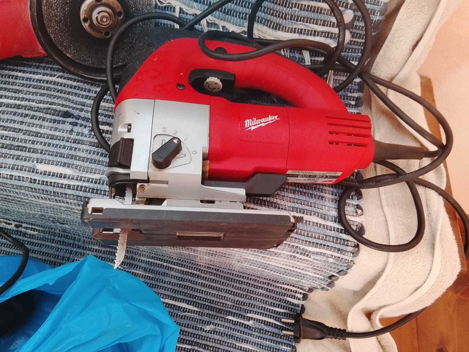 Pack Material Milwaukee- Reberberadora, Serra  de Corte e Lixadora