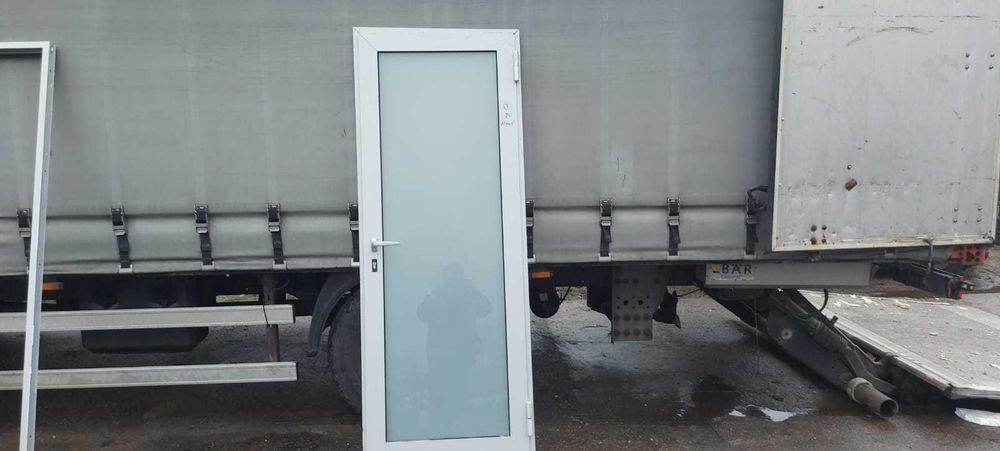 Drzwi 70 prawe alu szkło mat