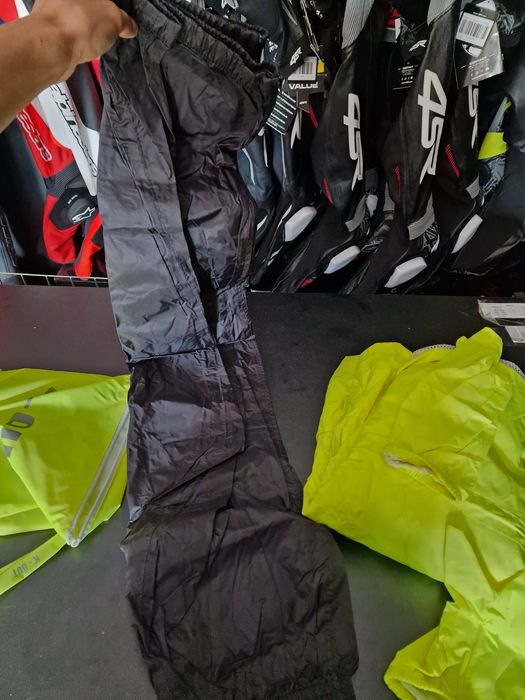 kurtka, spodnie i rekawice ZESTAW PRZECIWDESZCZOWY K-OUT MotoSzafa