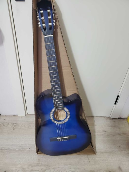 гитара классическая синяя с вырезом нейлоновые струны