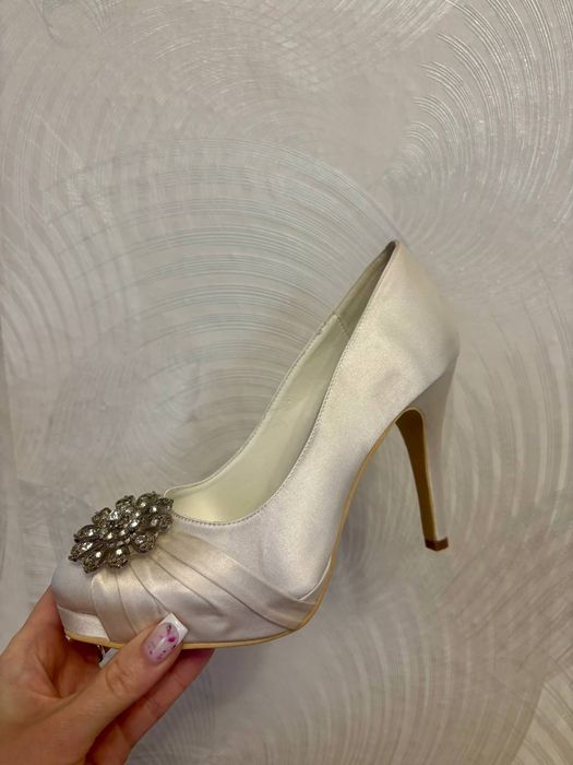 Класичні підбори шпилька