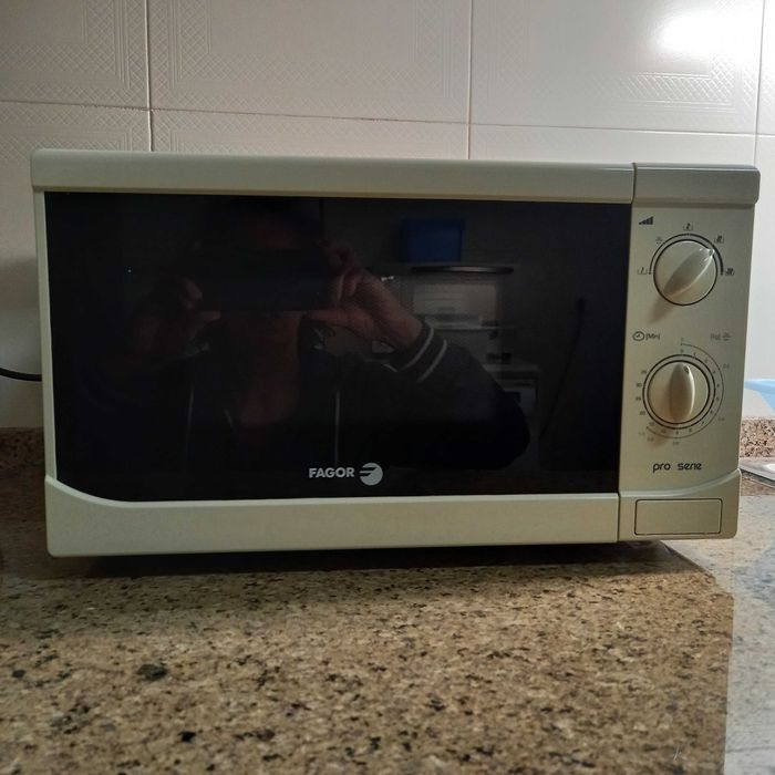 Microondas FAGOR em bom estado