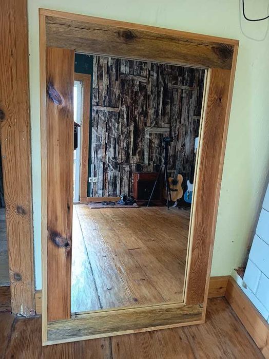 lustro ze starego drewna w modrzewiowej ramie handmade DIY