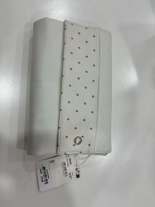 Necessaire + muda-fraldas Mayoral branco
