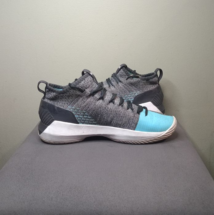Under Armour, rozmiar 44.