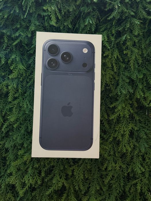 iPhone 17 pro blue