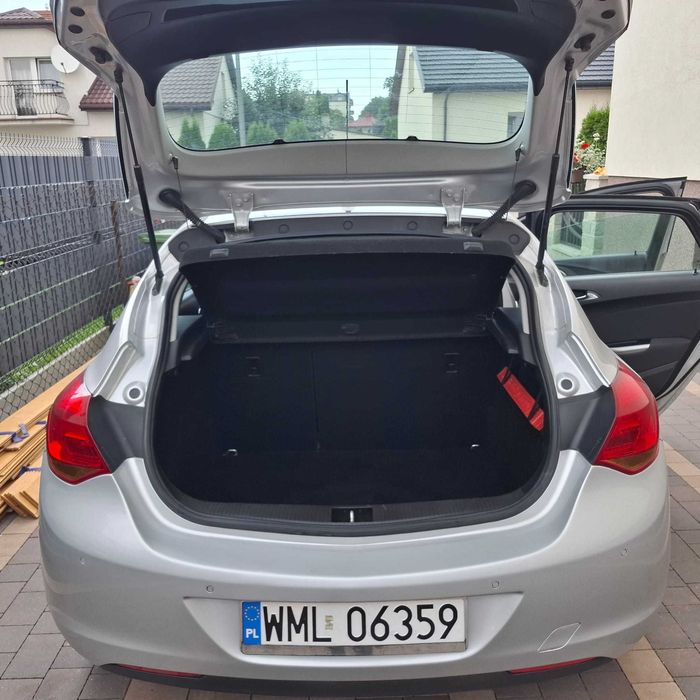 Samochód Opel Astra J