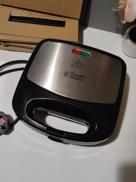 Мультимейкер (вафельниця-бутербродниця-гриль) Russell Hobbs Fiesta 3-1