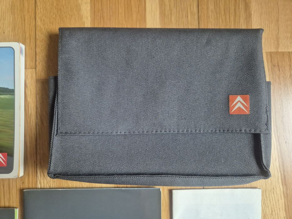 Bolsa e manuais citroen C3