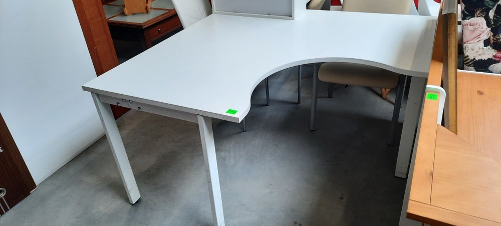 Masywne biurko rogowe RATY