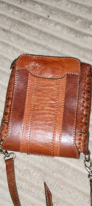 Mala tiracolo castanha