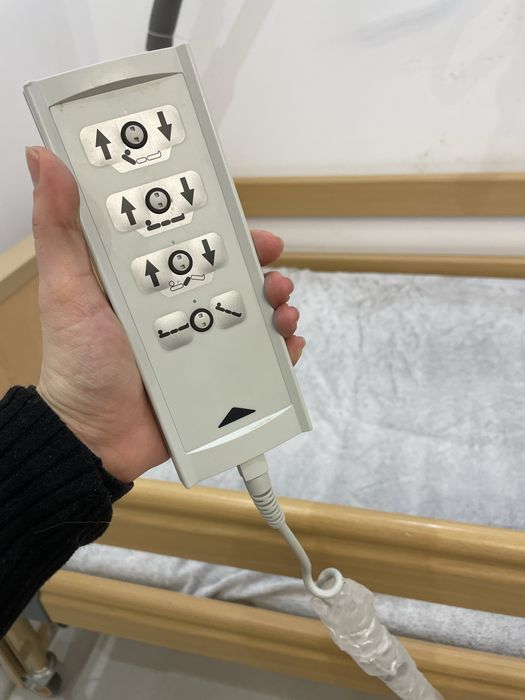 Łóżko rehabilitacyjne BURMEIER drewniane elektryczne