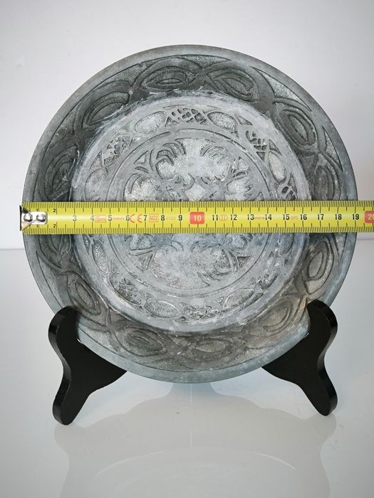 Talerzy talerz cyna ozdobny Adam Szubski PRL