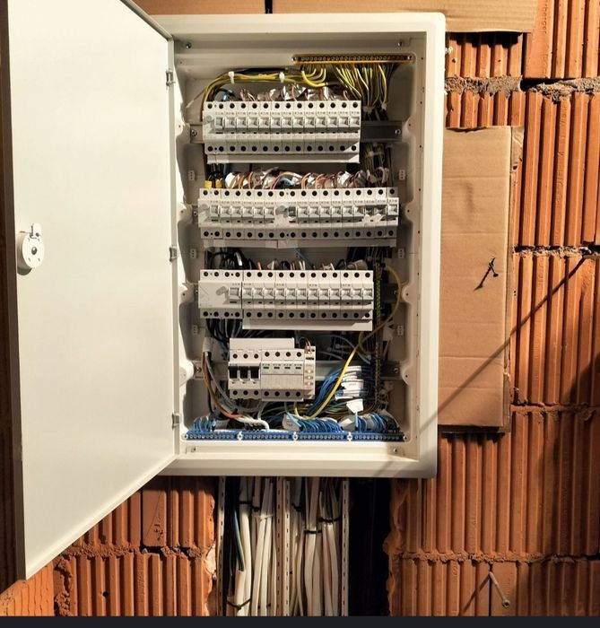 Elektryk instalacje elektryczne awarie