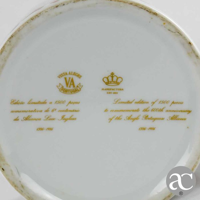 Caneca do 6º centenário da Aliança Luso-Inglesa porcelana Vista Alegre