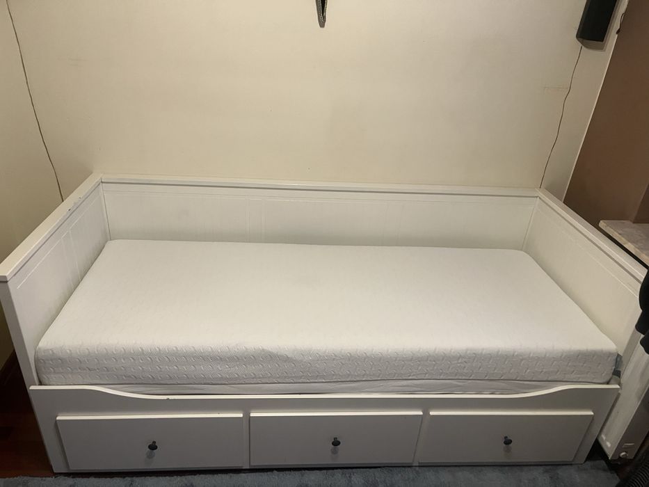 Łóżko Hemnes z materacem