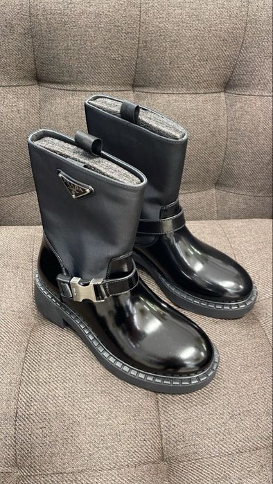 Botas prada novas