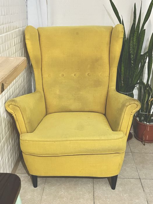 Poltrona IKEA amarela