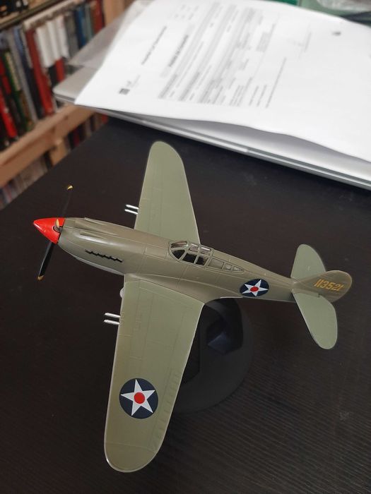 Curtiss P-40B Warhawk -  1942 - 1:72 - World War II Planes - USA
