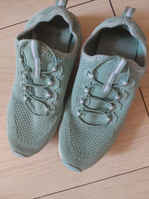 Lekkie buty damskie 38