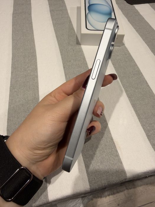 iPhone 15 w kolorze Blue