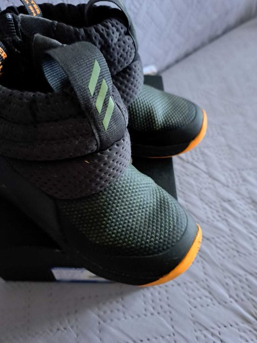 Buty zimowe firmy adidas rozmiar 26